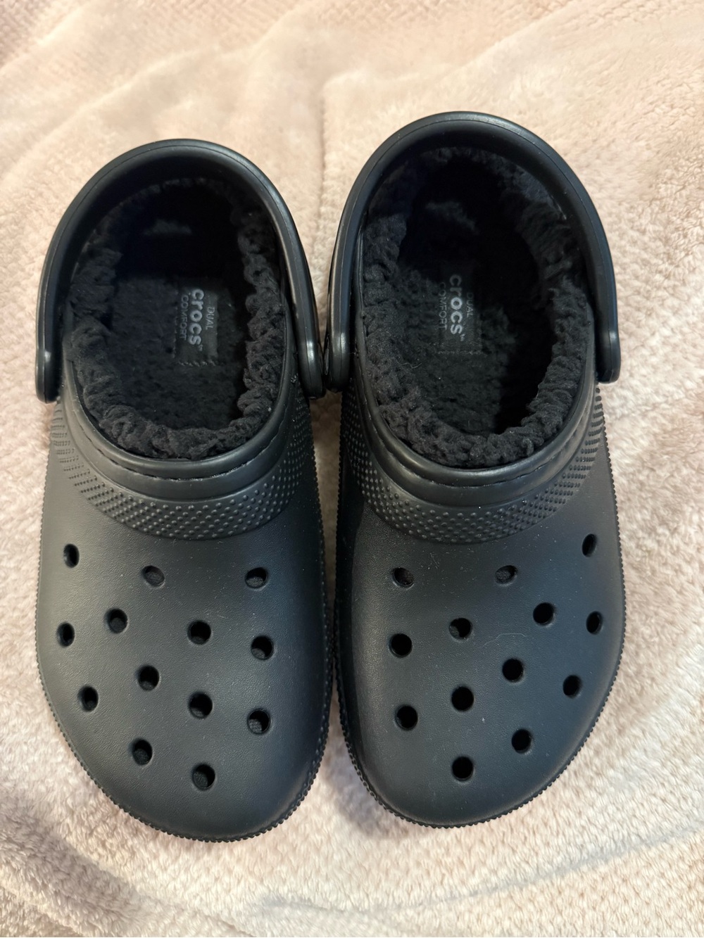 CROCS Women’s Classic Plush-Lined Clog in Black sz 6